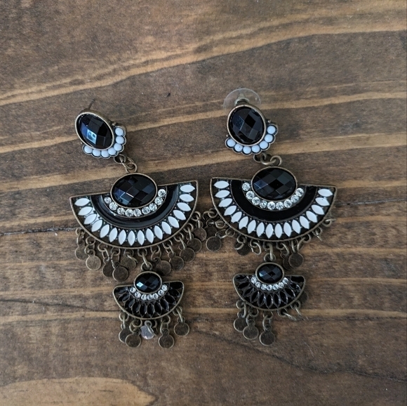 Bundle of 7 pairs of  Fashion Earrings - Picture 5 of 8